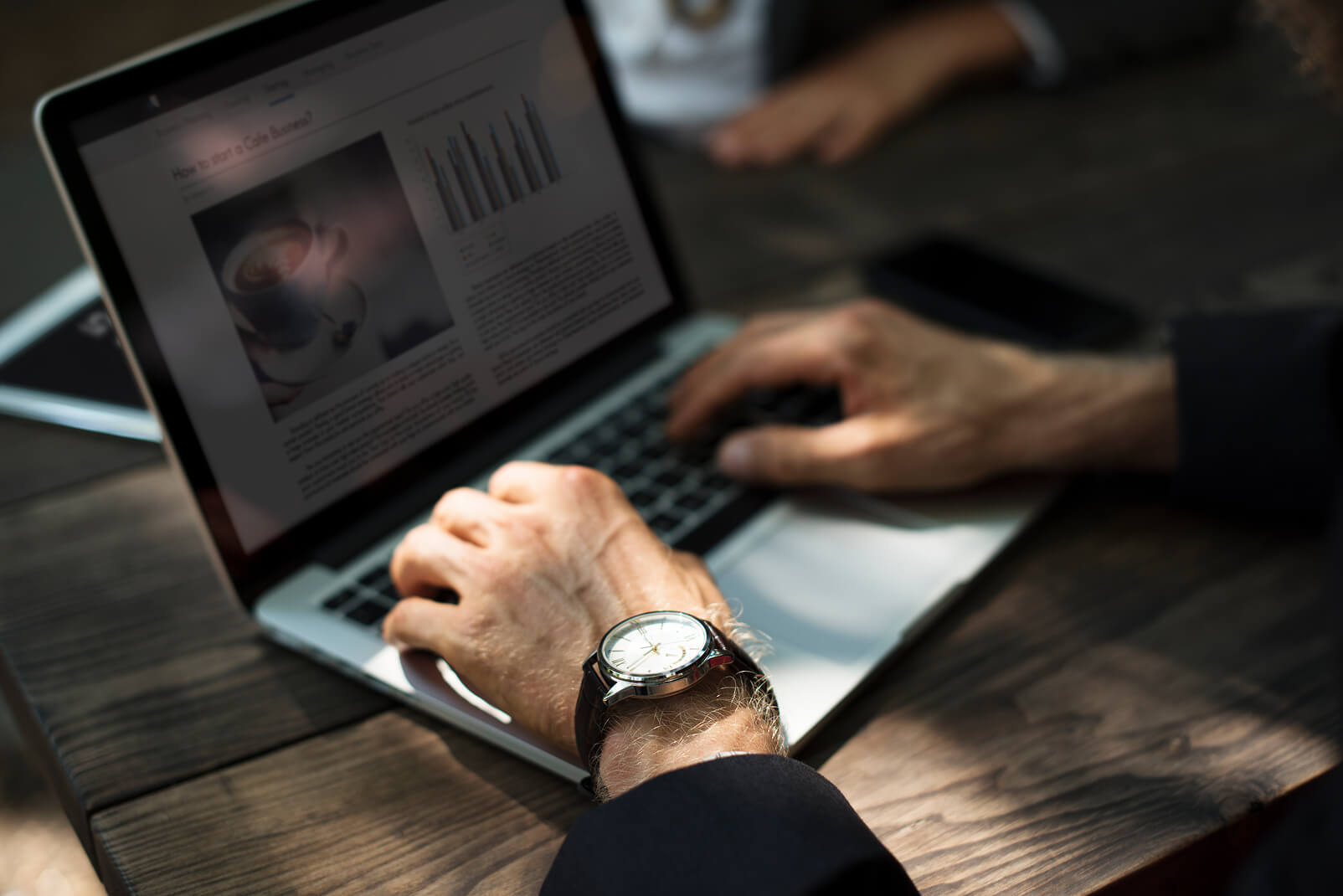 CONTENT / CONSULTANT